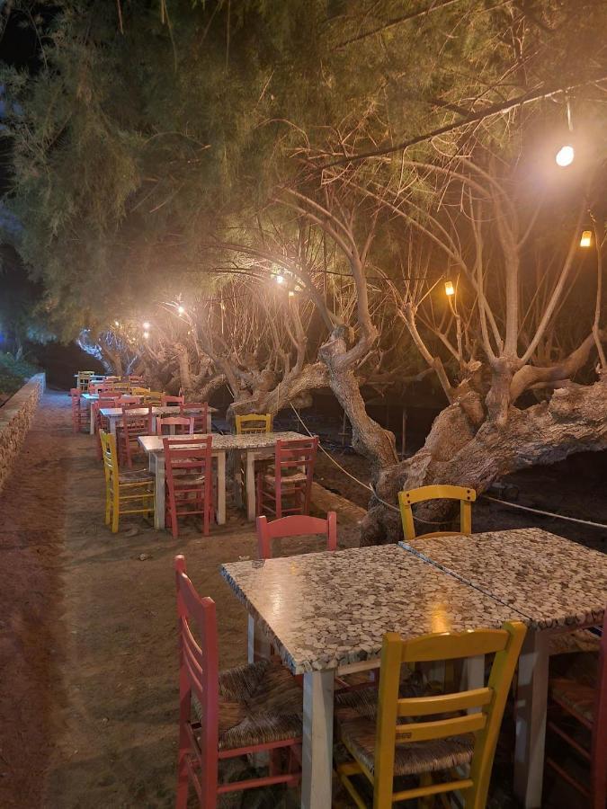 Aparthotel Artemis Makrýgialos Esterno foto