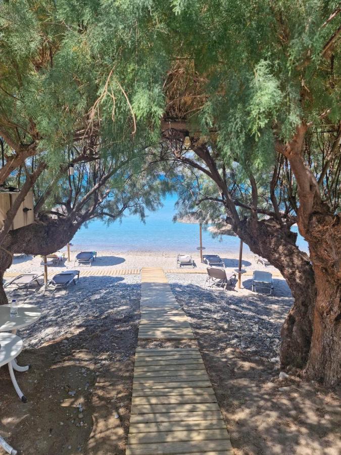 Aparthotel Artemis Makrýgialos Esterno foto