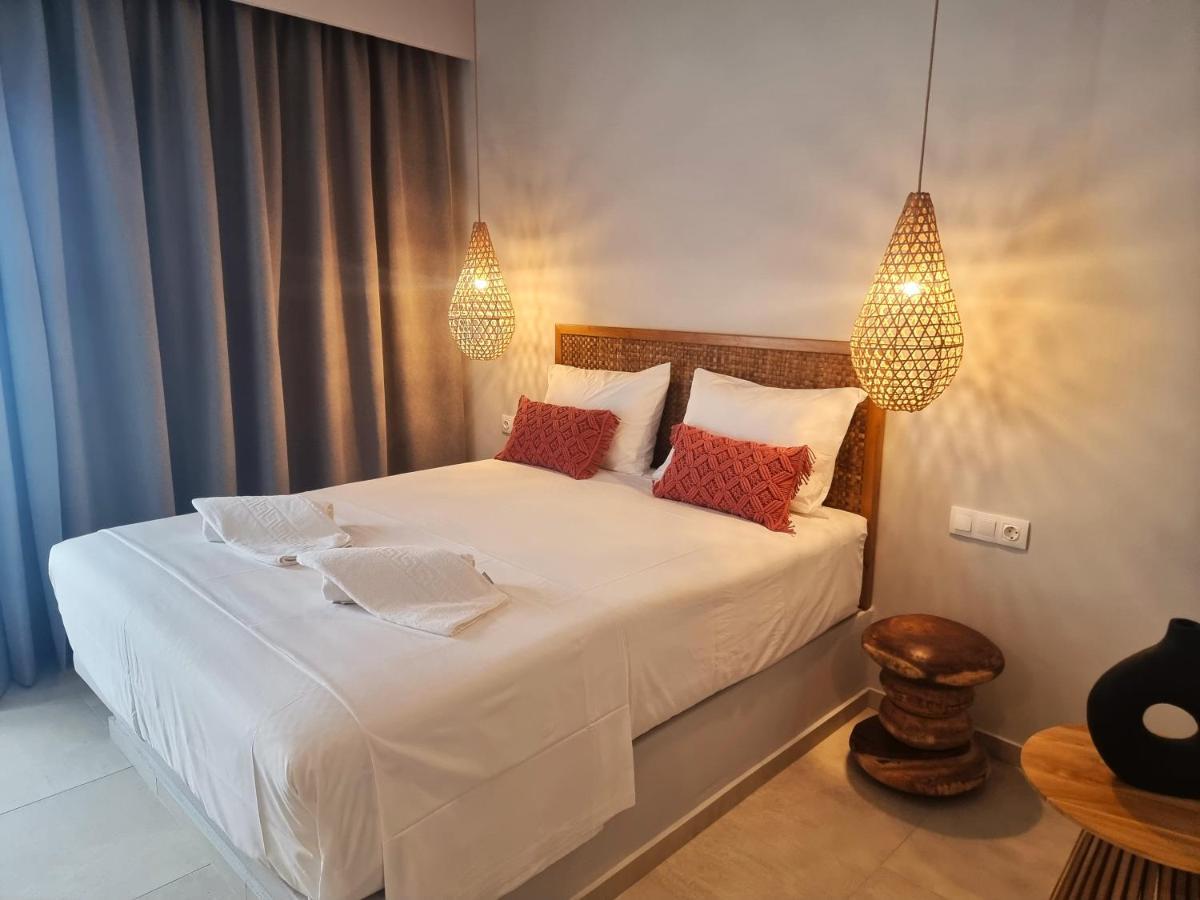Aparthotel Artemis Makrýgialos Esterno foto