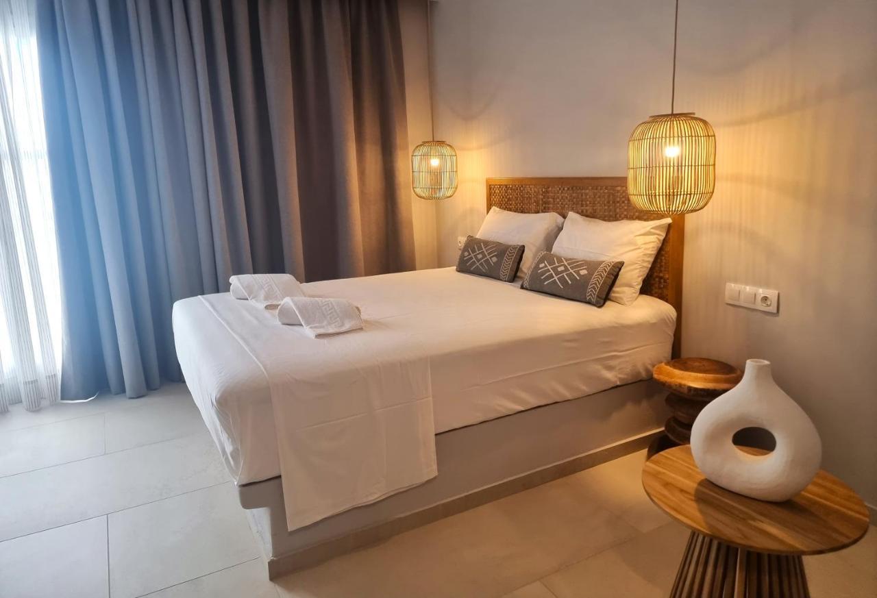 Aparthotel Artemis Makrýgialos Esterno foto