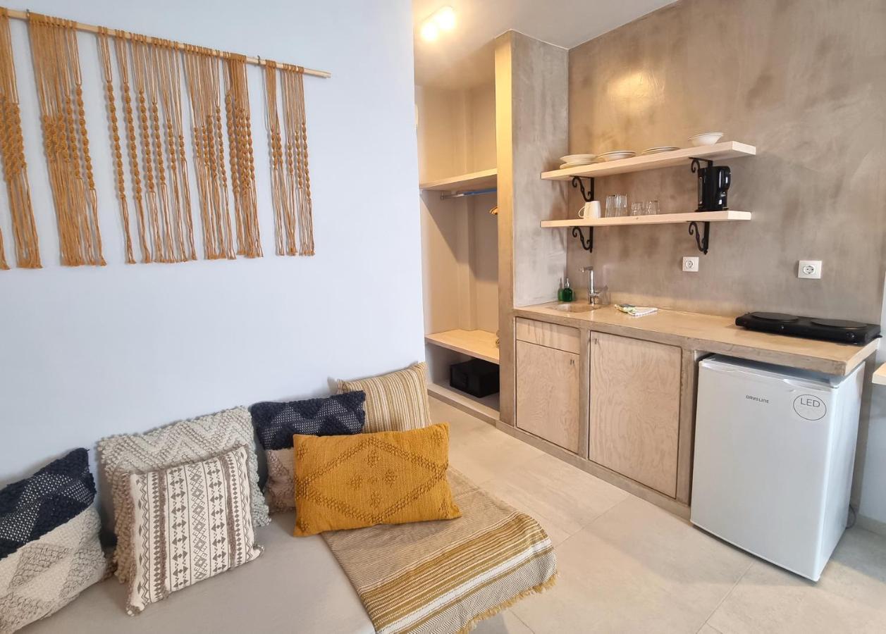 Aparthotel Artemis Makrýgialos Esterno foto