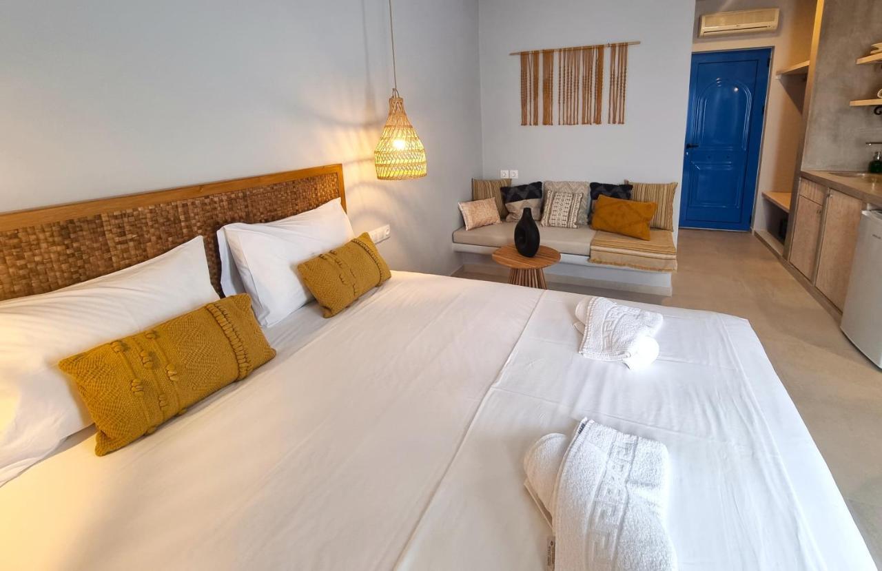 Aparthotel Artemis Makrýgialos Esterno foto