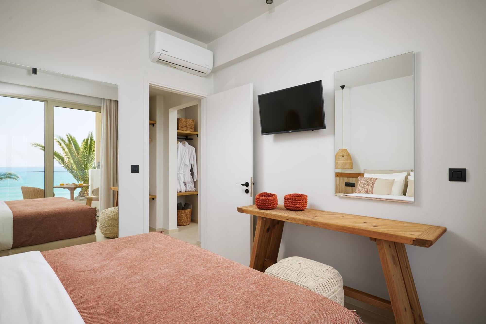 Aparthotel Artemis Makrýgialos Esterno foto