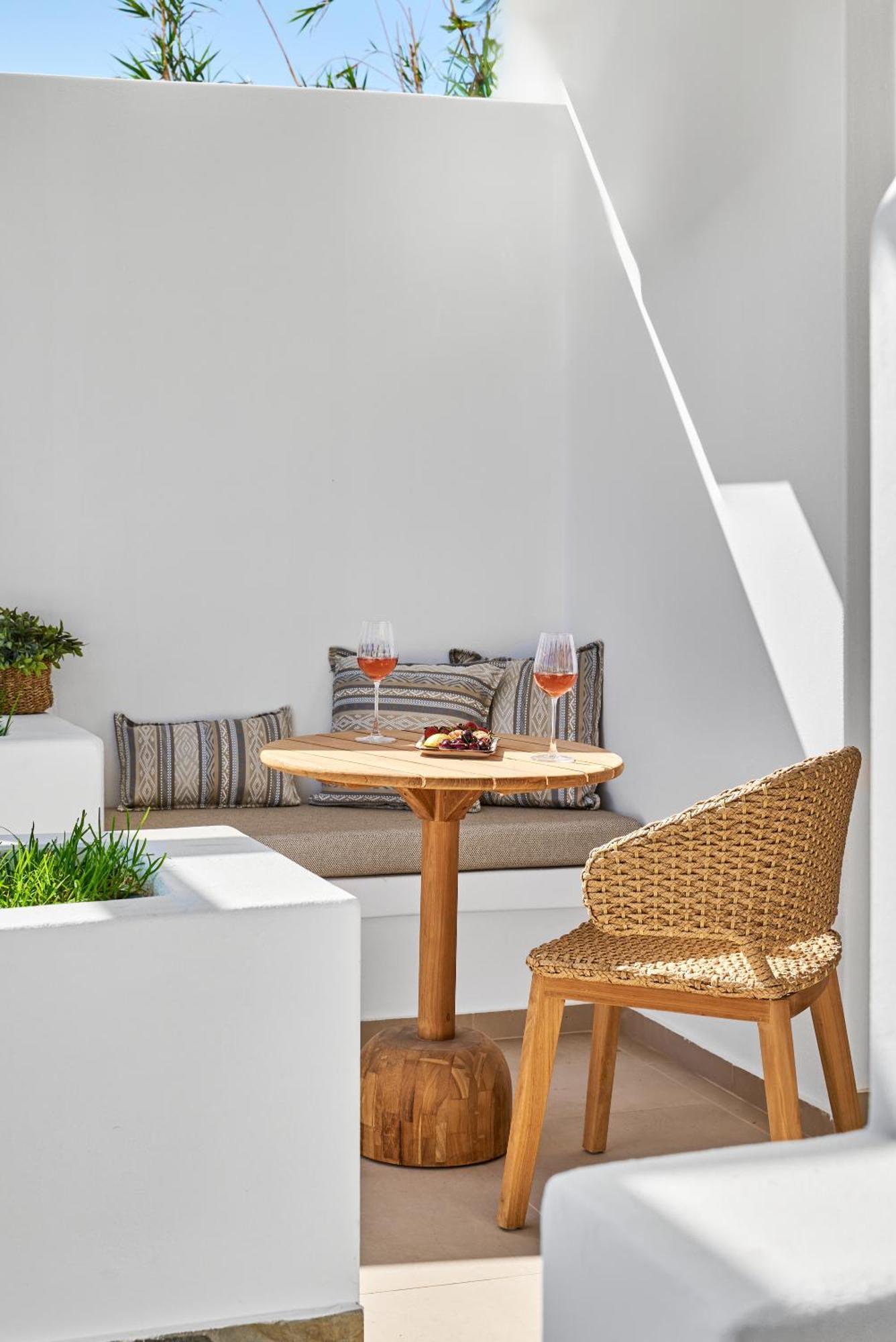 Aparthotel Artemis Makrýgialos Esterno foto