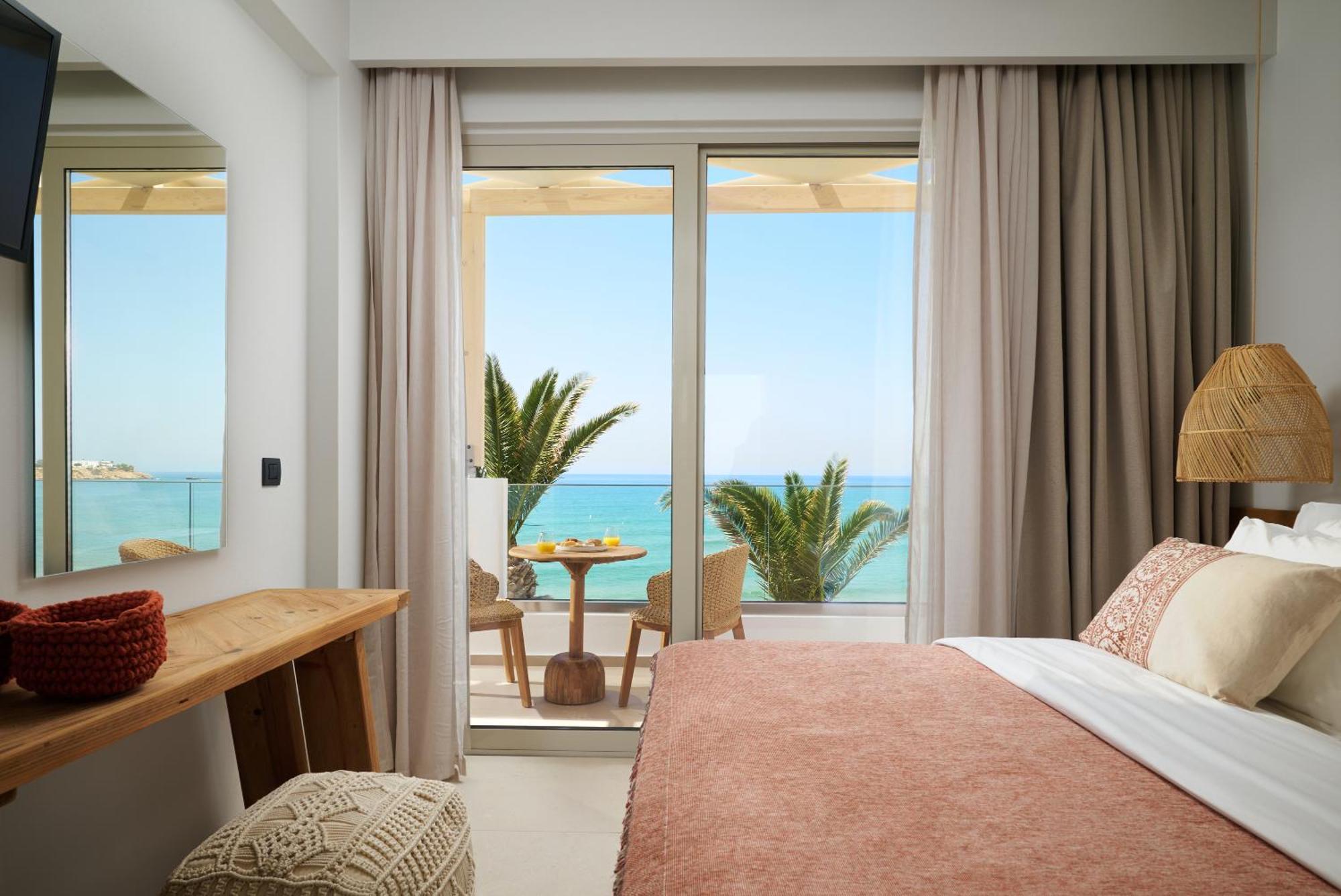 Aparthotel Artemis Makrýgialos Esterno foto